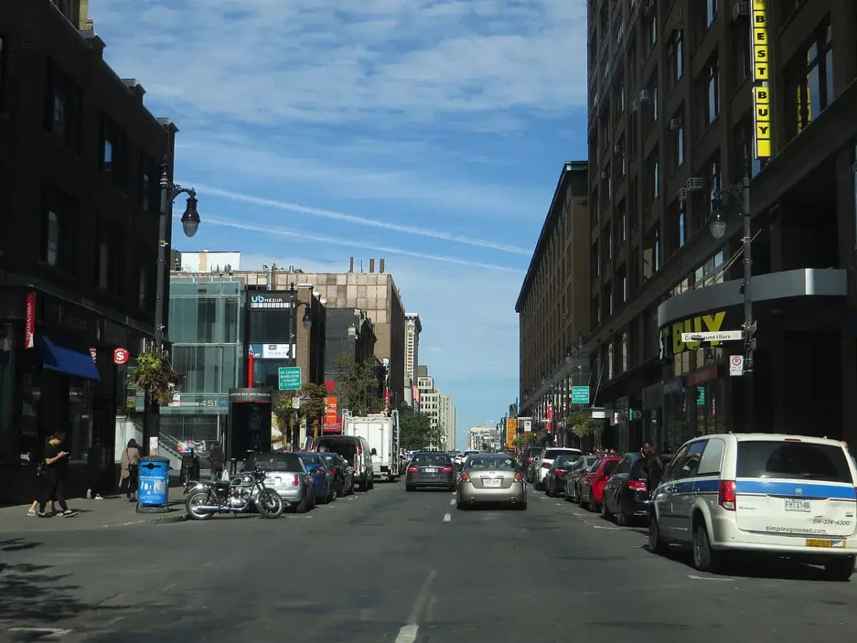 Rue Sainte-Catherine, à Montréal