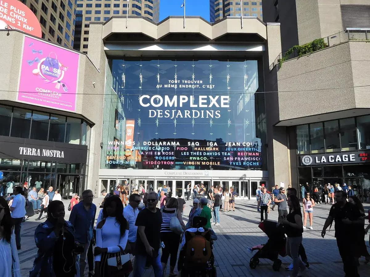 Entrée du Complexe Desjardins, à Montréal