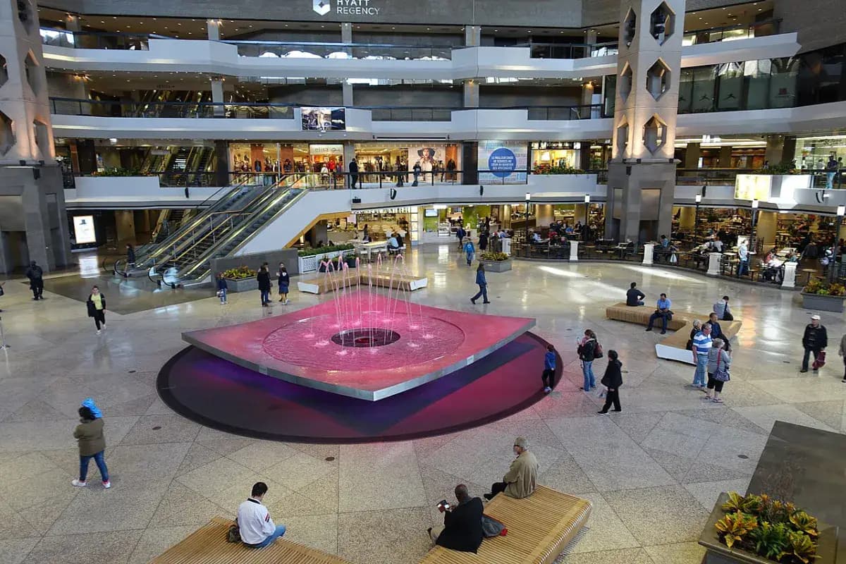 Intérieur d’un centre commercial de Montréal