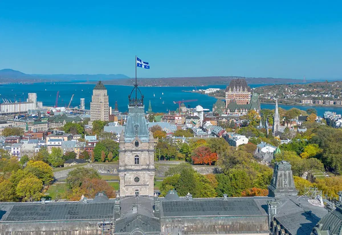 Colline Parlementaire de Québec vue du ciel