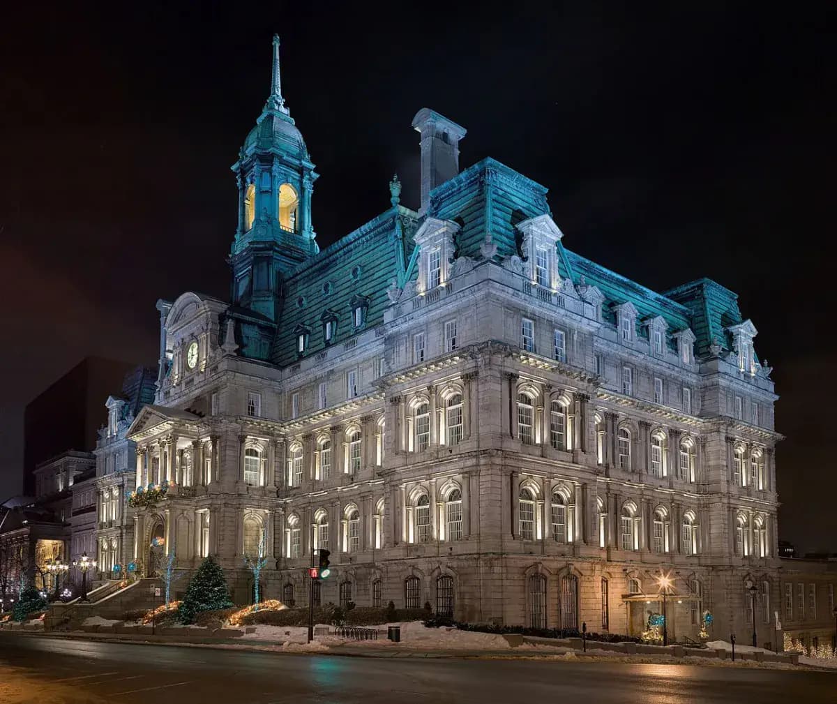 Hôtel de ville de Montréal, le soir